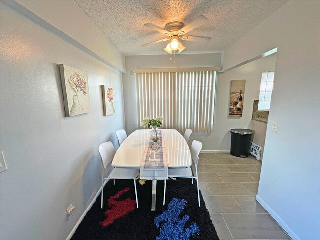 Building Photo - 543 Mansfield M