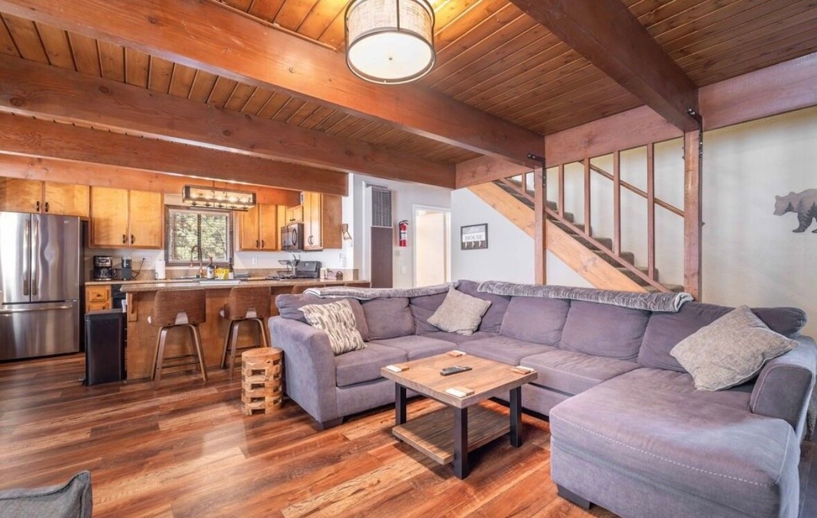 Building Photo - 637 Sugarloaf Blvd