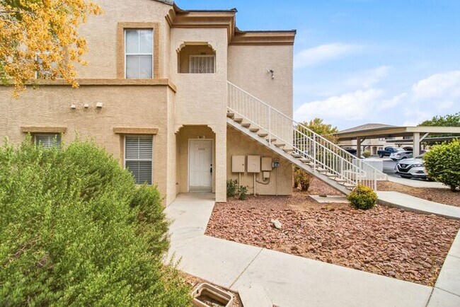 Building Photo - Charming First-Floor 2-Bedroom Condo