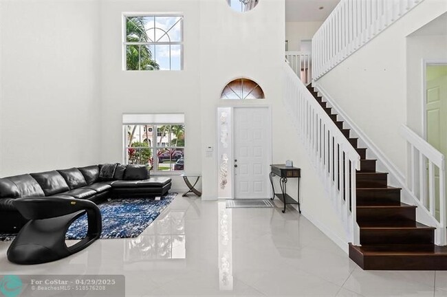 Building Photo - 9728 Vineyard Ct