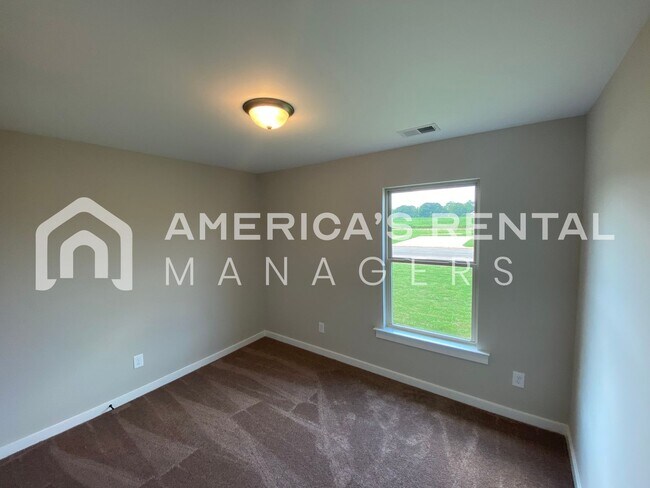 Building Photo - MOVE IN SPECIAL!!! - Home for Rent in Talladega, AL!!! - Sign a lease by 4/15 to receive a $250 G...