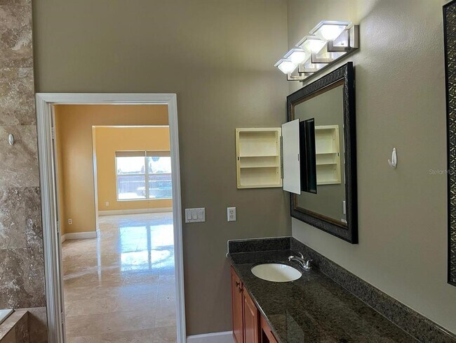 Building Photo - 1351 Glenwick Dr