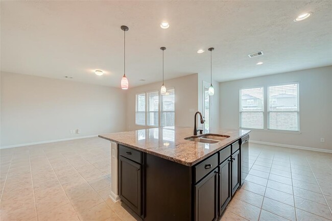 Building Photo - 15910 Copper Oak Ln