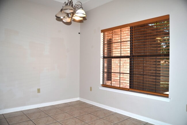 Building Photo - 225 Saddle Blanket