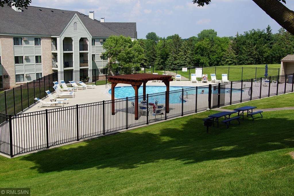 Building Photo - 4300 Trenton Ln N