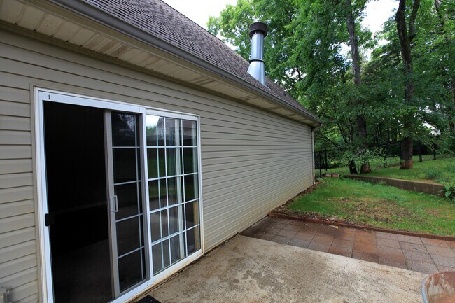 Building Photo - 2105 Academy Way