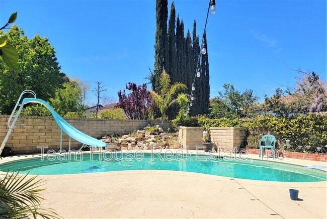 Building Photo - 23423 Vía Boscana