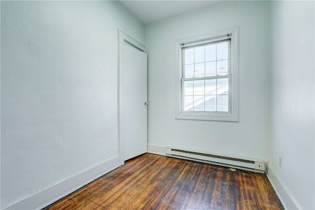 Building Photo - 85 Mapledale St