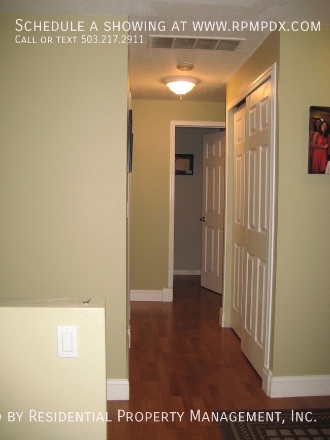 Building Photo - 7730 SW 87th Ave