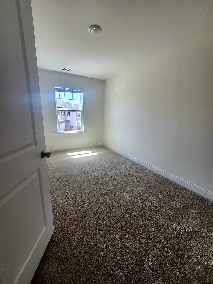 Building Photo - Room in Townhome on Caddis Bnd