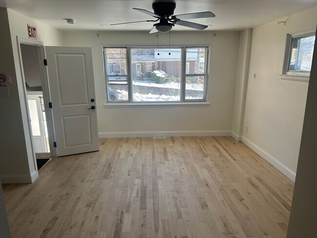 Building Photo - 4407 Rosemont Ave