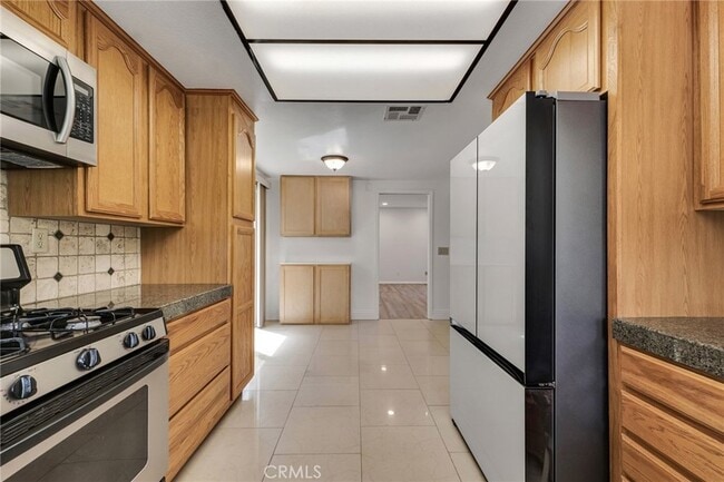 Building Photo - 12160 Crystal Ridge Way