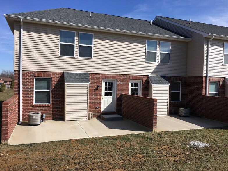 Building Photo - 1712 Athens Dr