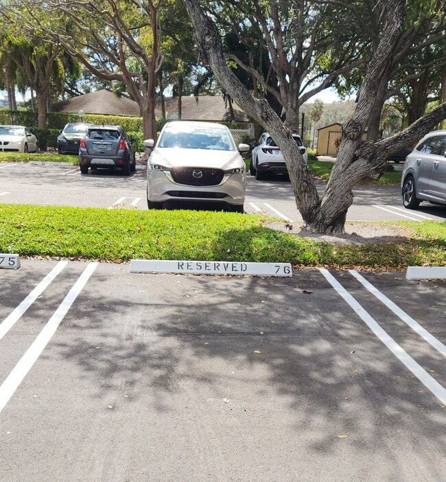 Building Photo - 3507 Oaks Way