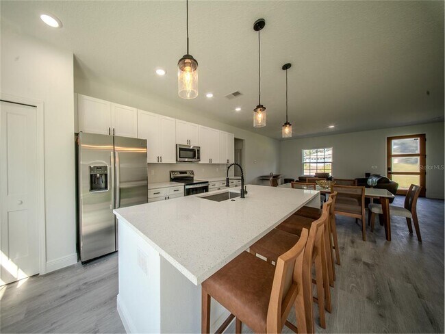 Building Photo - 2850 SW 140th Pl