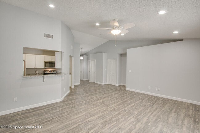 Building Photo - 5492 Wendy Lee Dr