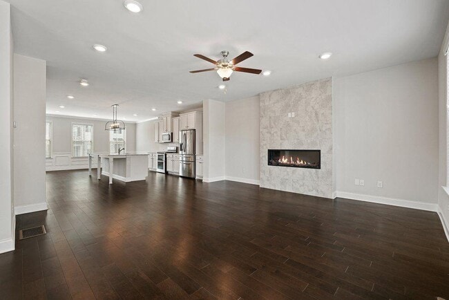 Building Photo - 4240 Hickory Pne Aly