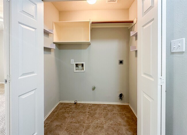 Building Photo - 131 Anise Tree Pl
