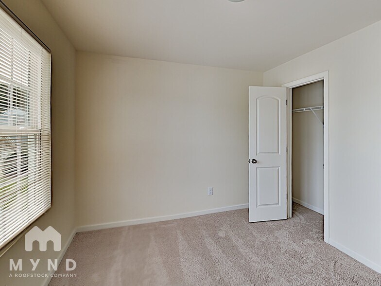 Building Photo - 168 Alton Cir