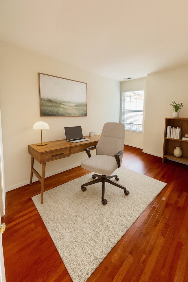 Building Photo - 1829 Crenshaw Cir