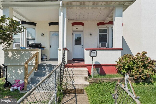 Building Photo - 540 46th St
