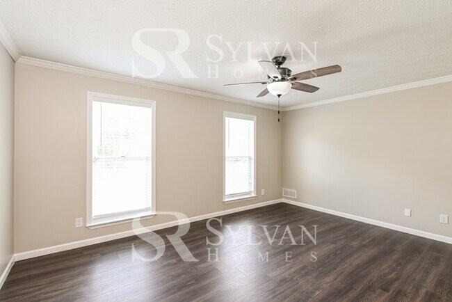 Building Photo - Prepare to fall in love with this 4 bedroom, 2.5 bathroom home