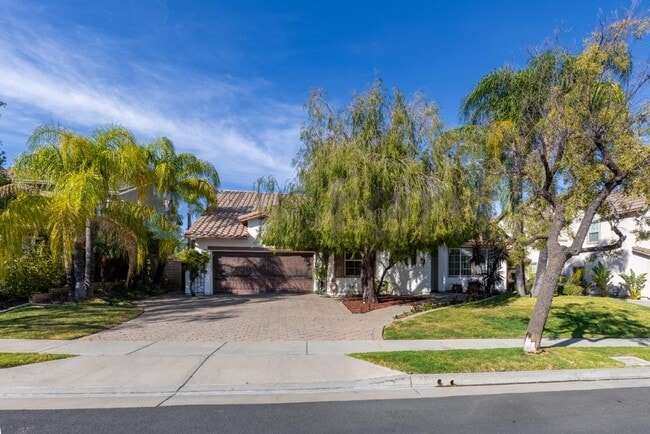 Building Photo - 1485 Clearview Cir