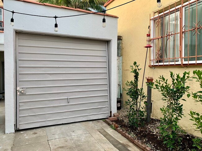 Garage - 1209 E Doidge Ct