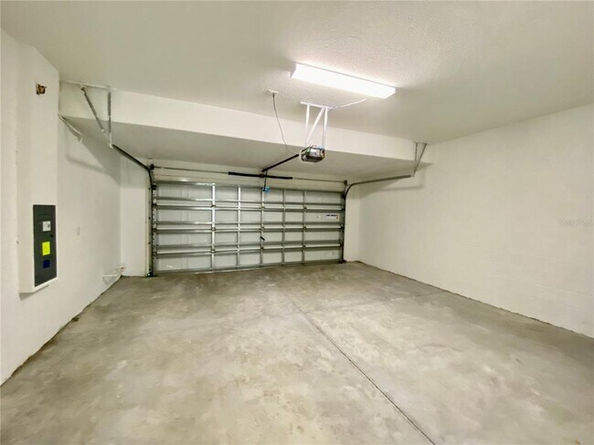 Building Photo - 6246 Shiner St