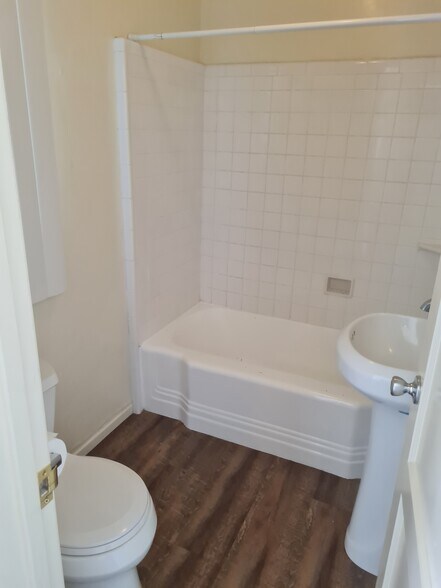 Bathroom - 638 Montana St