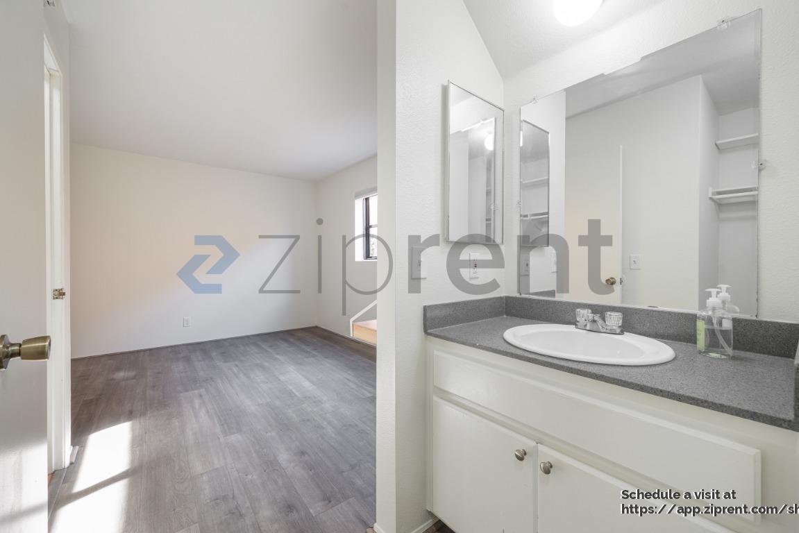 Building Photo - 4517 College Way