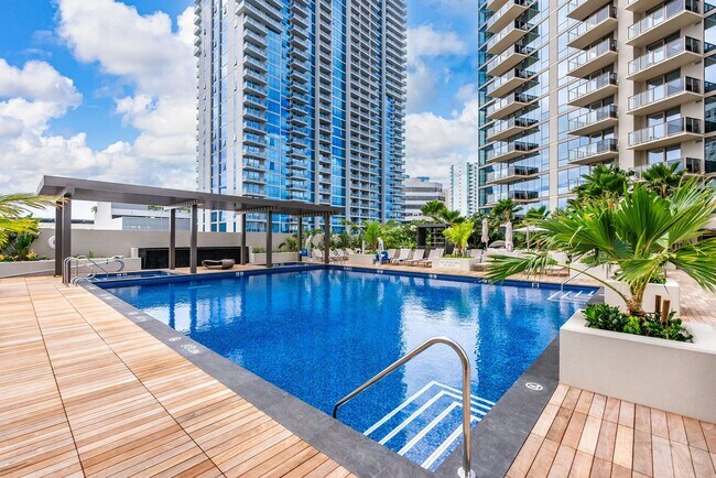 Building Photo - Sky Ala Moana (West) #3001 - Fully furnished 2 BR/2 BA/2 parking