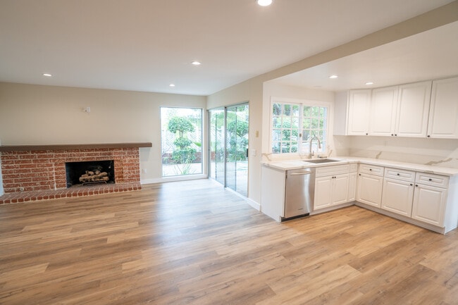 Building Photo - 920 Stewarton Way