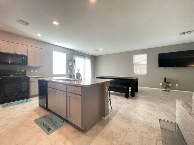 Building Photo - (Fully Furnished) 4 Bedroom + Loft,  3 Full Bath, Gated Community in SouthWest.