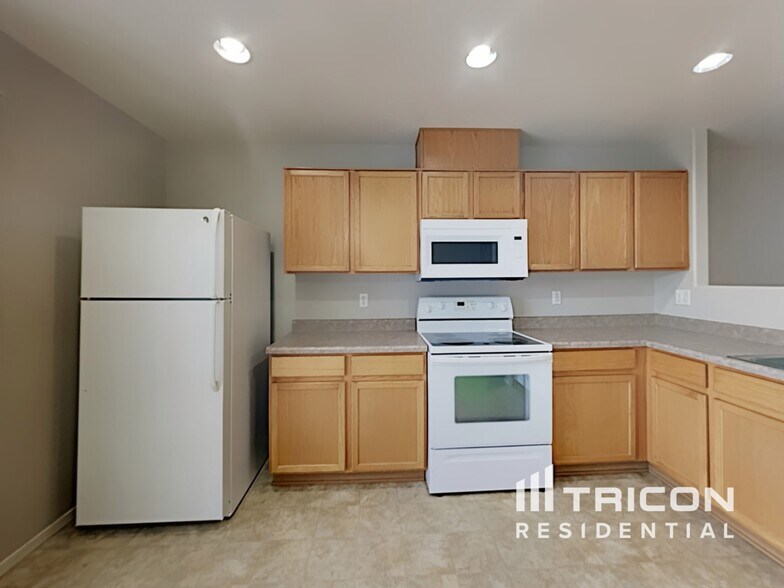 Building Photo - 7711 Mariner Cove Dr