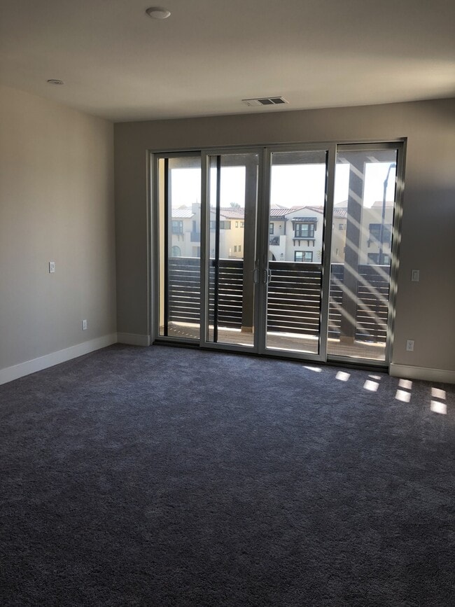 Building Photo - Beautiful  Home in Casavia @ Pacific Highl...