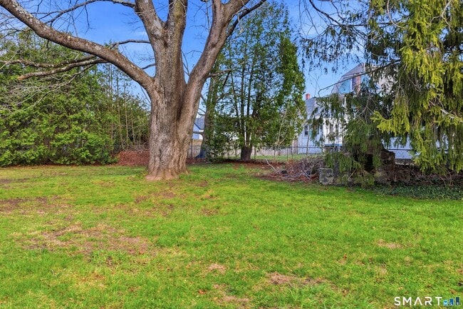 Building Photo - 45 Dunham St