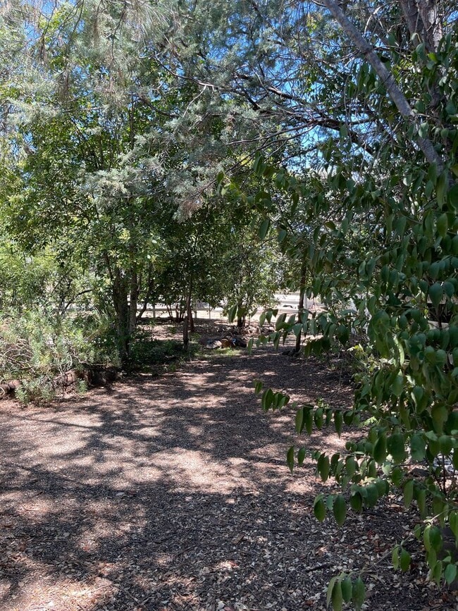 Building Photo - Cozy and convenient, private location, Cot...