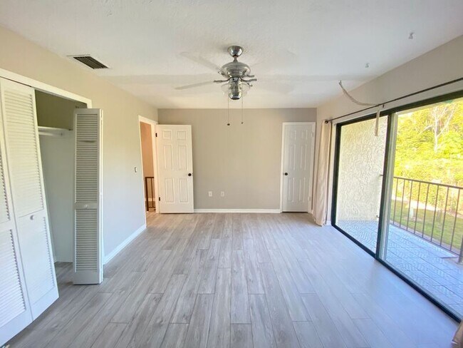 Building Photo - 1718 Gulfview Dr