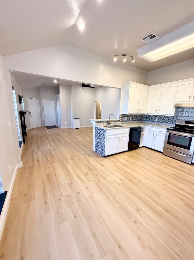 Building Photo - 6003 Fox Run Way