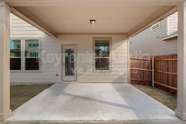 Building Photo - 3136 Lions Tail St