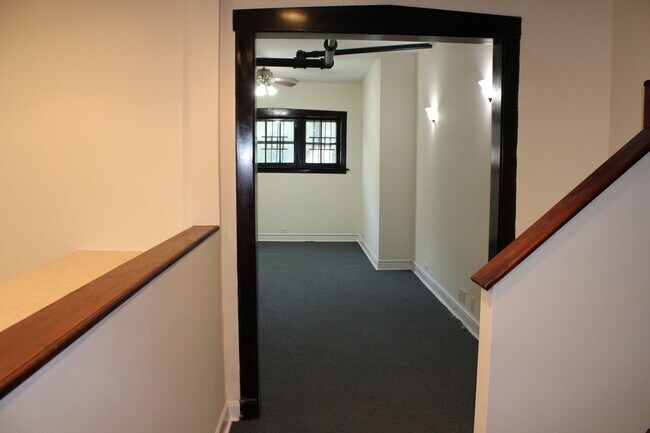 Building Photo - 5600 S Blackstone Ave