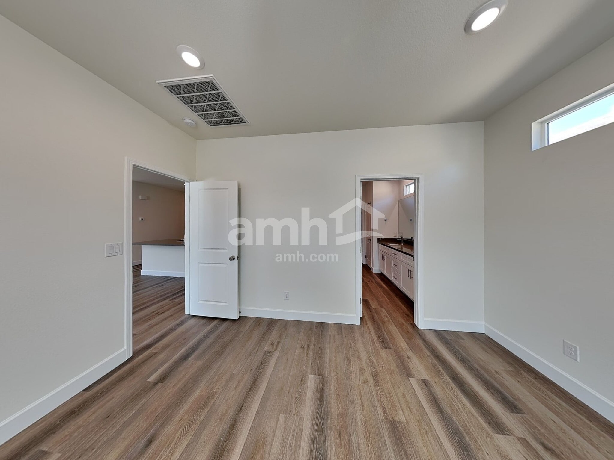 Building Photo - 10390 Bishops Cap St