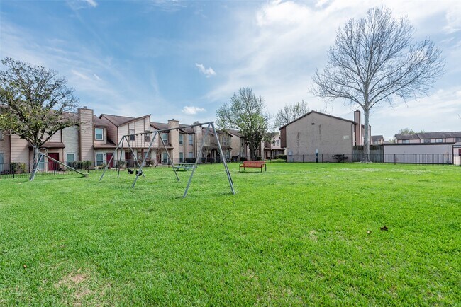 Building Photo - 12400 Brookglade Cir