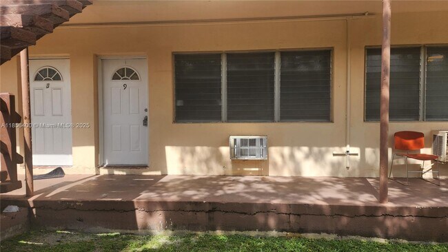 Building Photo - 280 SW 11th Ave