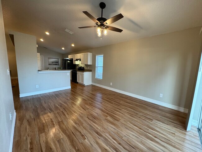 Building Photo - 322 Halstead Dr