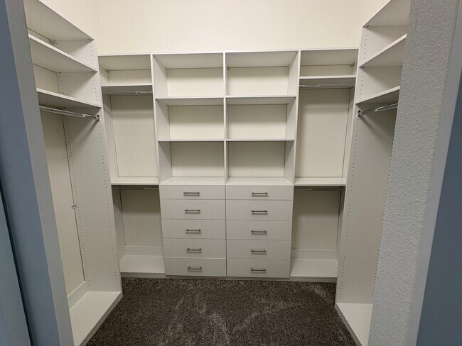 Building Photo - 547 Sanctuary Golf Pl