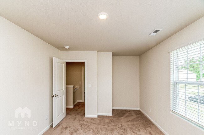 Building Photo - 295 Ivy Bank Dr