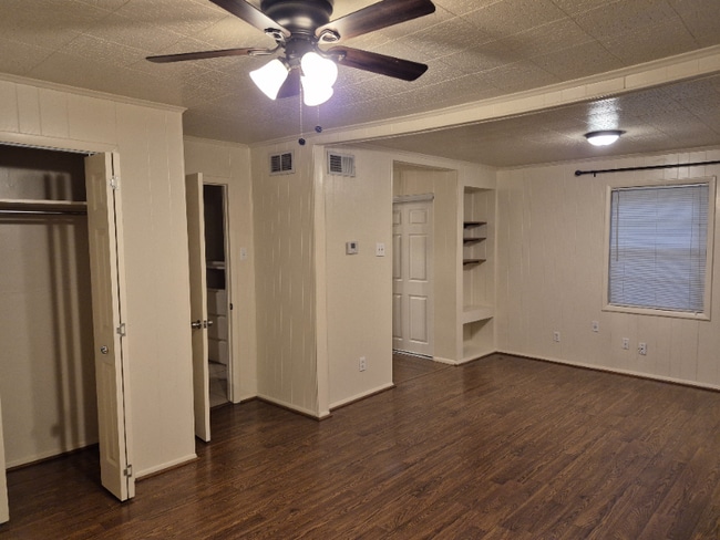 Building Photo - 2953 Peninsula Dr