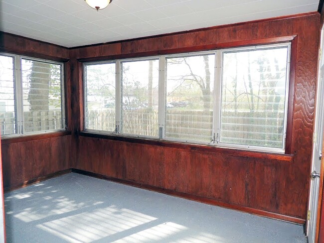 Building Photo - 4 Bed - 1.5 Bath Cape Cod for Rent in Clev...